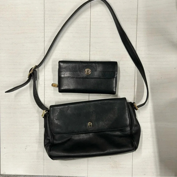 Vintage Etienne Aigner‎ Black Cowhide Leather Crossbody Bag Purse & Wallet - Picture 1 of 16